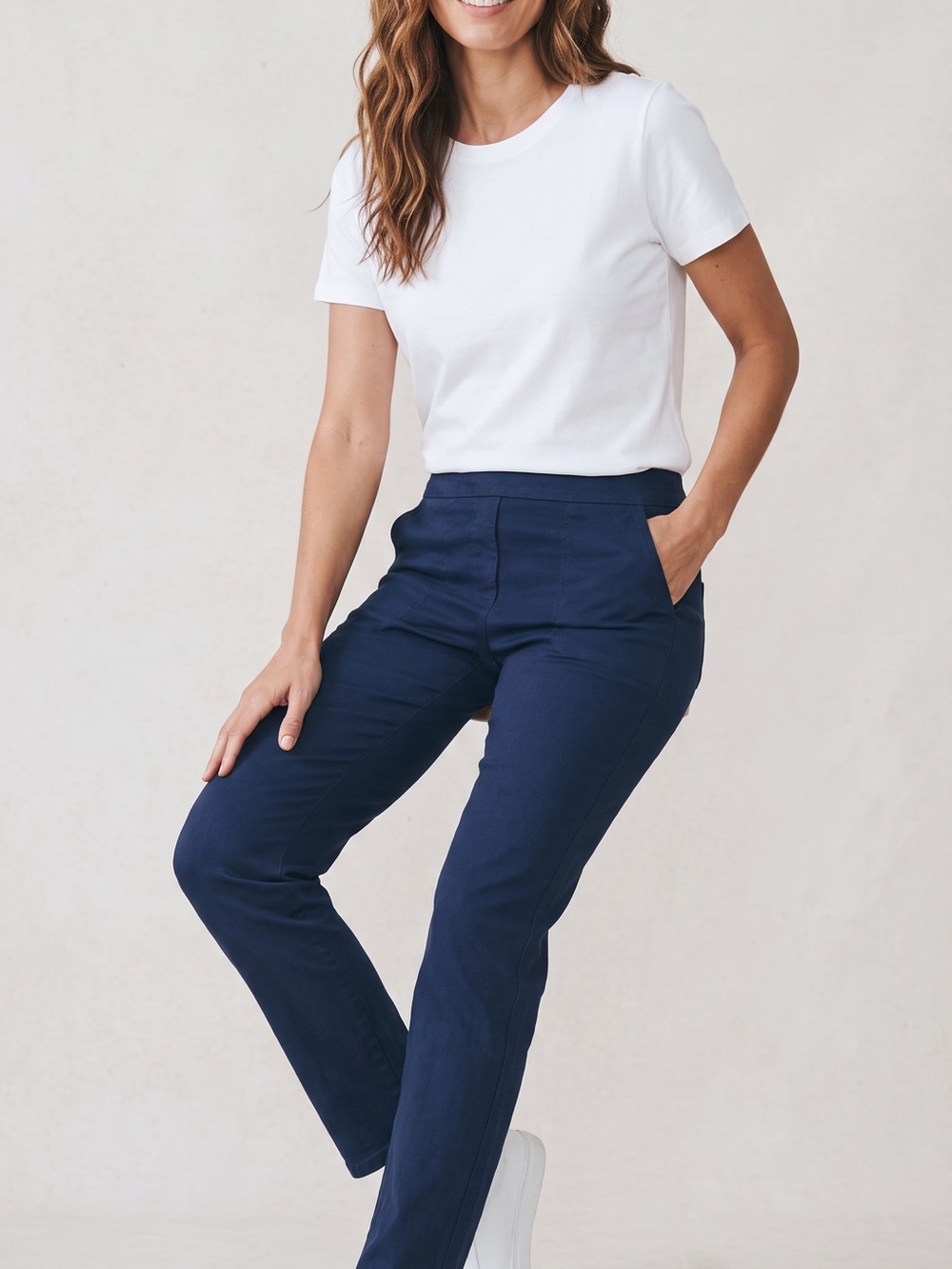 Gloria Vanderbilt Classic Navy Straight-Leg Pull-On Pants - Picture 4 of 7